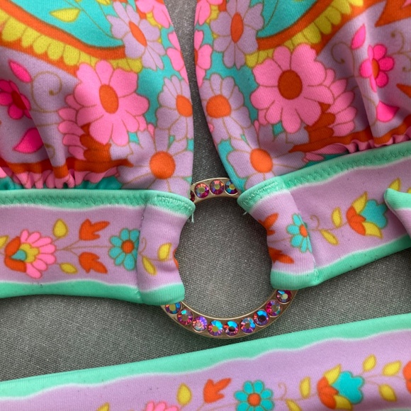 Victoria’s Secret halter top swim suit. - Picture 3 of 6